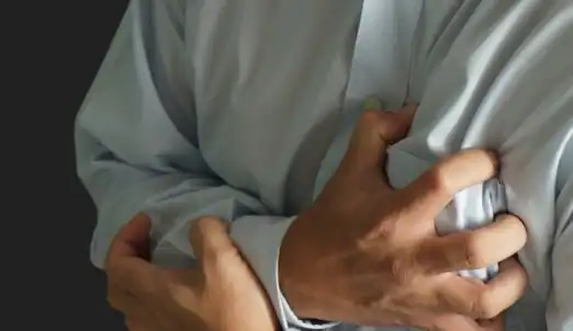 Chest Pain on Left Side: Causes and Warning Signs